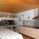 Agradable Casa Con Piscina En Gondomar Pontevedra