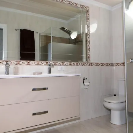 Agradable Casa Con Piscina En Gondomar * Понтеведра